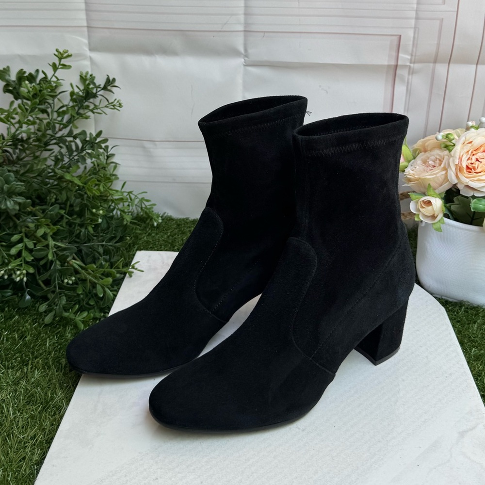 STUART WEITZMAN
Yuliana suede sock boots Elegant Black Suede Ankle Boots Size 7 - Picture 10 of 12